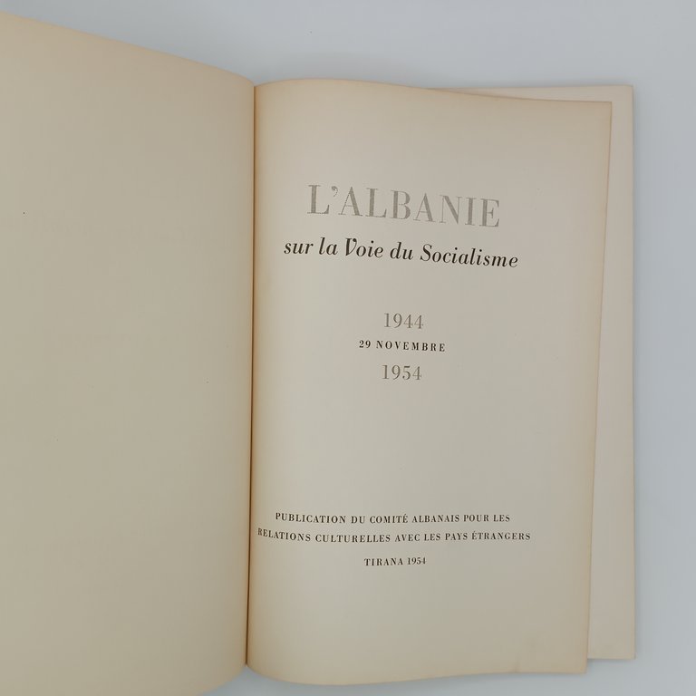 L'Albanie sur la voie du Socialisme