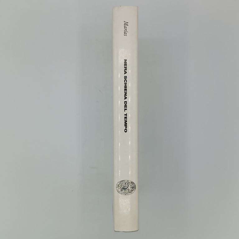 Nera schiena del tempo