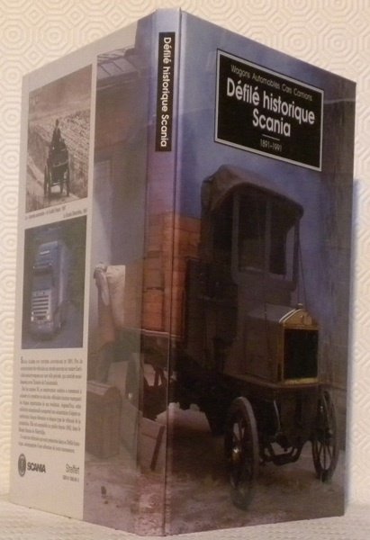 Défilé historique Scania. Wagons, automobiles, cars, camions.