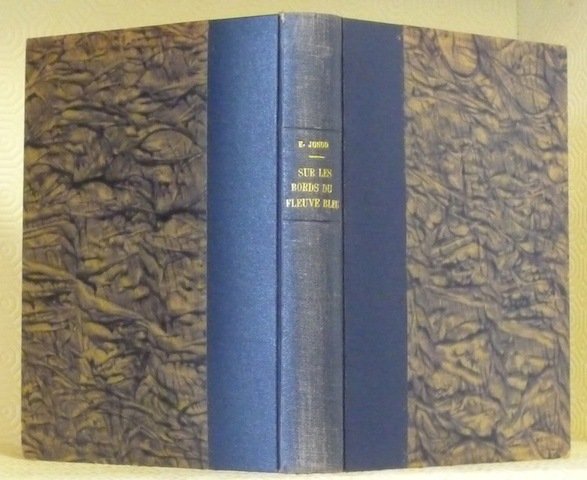 Sur les bords du Fleuve Bleu. Petites nacelles dans les …