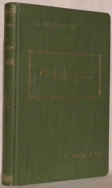 A tâtons.
