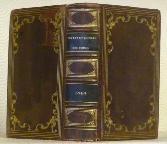 Les Codes, édition clichée, tenue toujours au courant de la … | Immagine principale