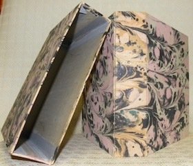 Miroir a deux faces. Illustré de lithographies en couleurs de … | Immagine principale