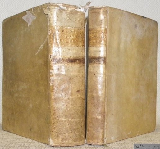 Tome I: T. Petroni Arbitri Satyricon, Super profligatis Neronianae tempestatis moribus: commentariis, sive excursibus medico-philosophicis: Itemque Notis universalibus & perpetuis recens adormatum. In quibus difficilima quaeque loca, atque a variis Interpretibus partim studio praetermissa, partim nequaquam tentata, adamussin explicantur, illustranturque; editio nova et locupletissima, tam medicis, poetis, quam philosophis, historicis, oratoribus, antiquariis, philologis, criticis ac politicis utilis ac necessaria. Accessit ad mantissam sylloge clariss. aliquot interpretum quorum in Petronium castigationes hüc-usque nondum edita. Noviter recensente J. Petro Lotichio, Med. D. ciusdemque in Academia Rintelana P. P. Tome II: In T. Petronii