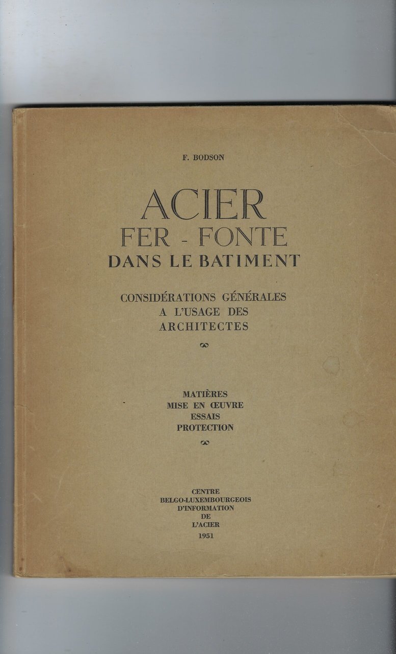 Acier Fer-Fonte Dans Le Batiment