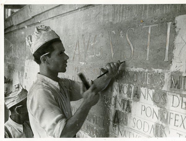 Roma settembre 1938 Lavori per l'inugurazione dell'Ara Pacis riedificata