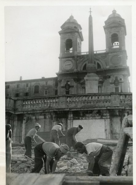 Piazza di Spagna. Lavori di ripristino della scalinata