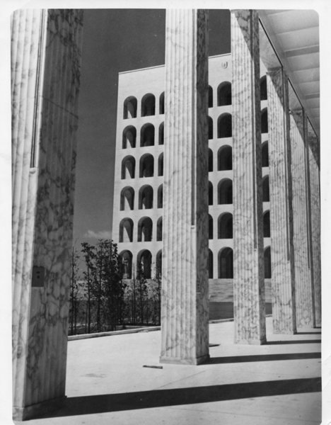 Roma Eur Il palazzo della Civiltà del Lavoro