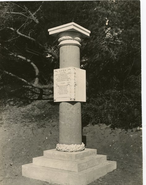 Monumento nella Pineta di Castel Fusano, Ostia