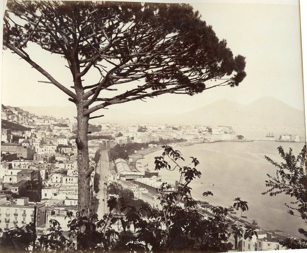 Napoli, panorama visto dalla tomba di Virgilio