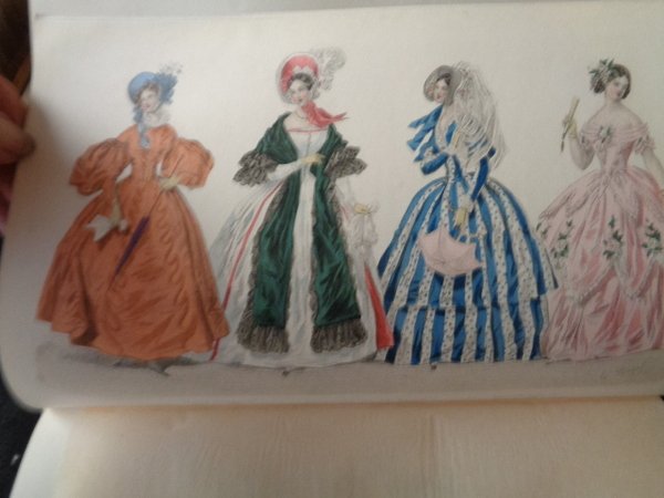 Histoire de la Mode en France. La toilette des femmes …