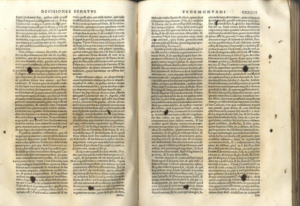 Decisiones Sacri Senatus Pedemontani. Octaviano Cacherano domino Osasci. in eodem …