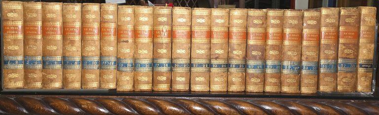 43 volumi in elegante legatura '800: Grande collezione storica di …