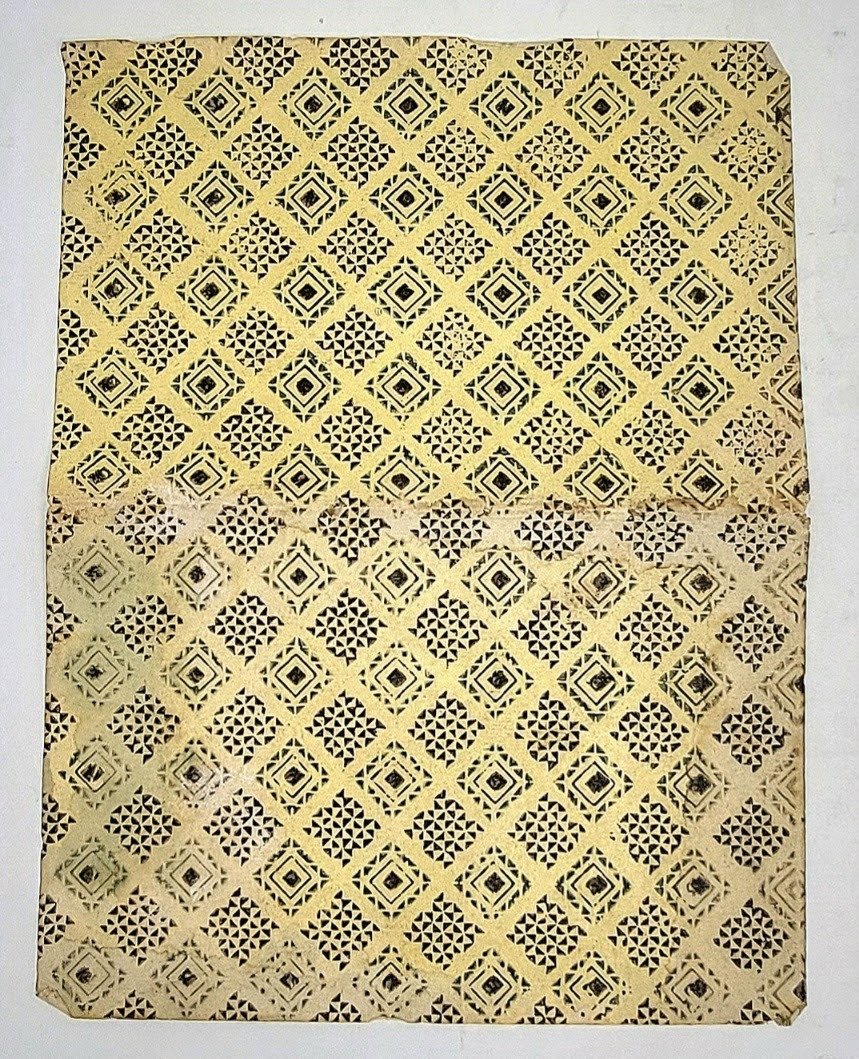 Carta a fiori settecentesca. 
