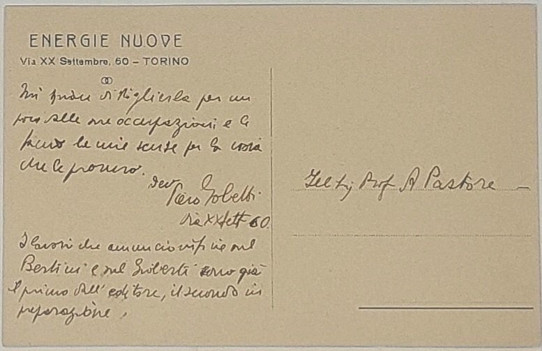 Cartolina autografa indirizzata a ''Illustriss. Prof. R. Pastore''.