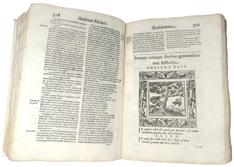 Emblemata. Cum commentariis Claudii Minois...et notis Laur. Pignorii patavini.