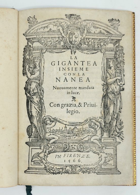 La Gigantea insieme con la Nanea.&amp;nbsp;&amp;nbsp;