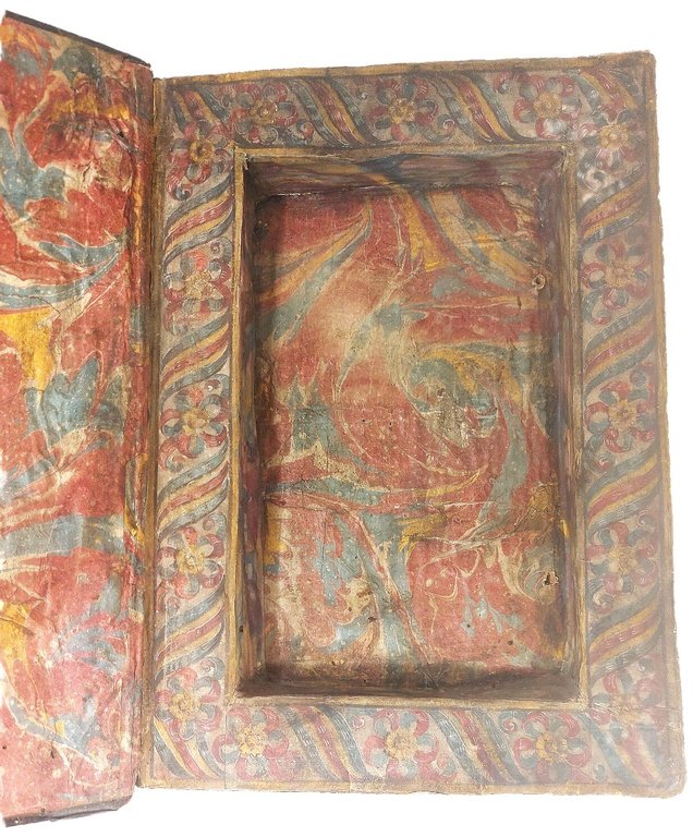 "Livre secret " alle armi.