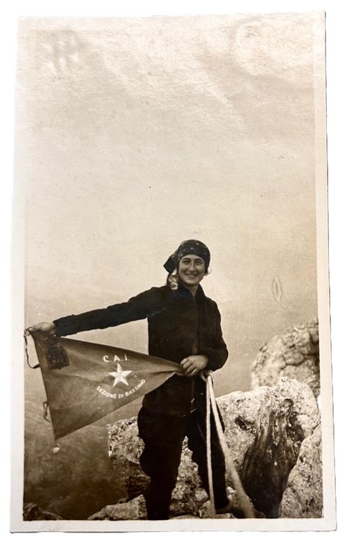 Raccolta di fotografie d'epoca.