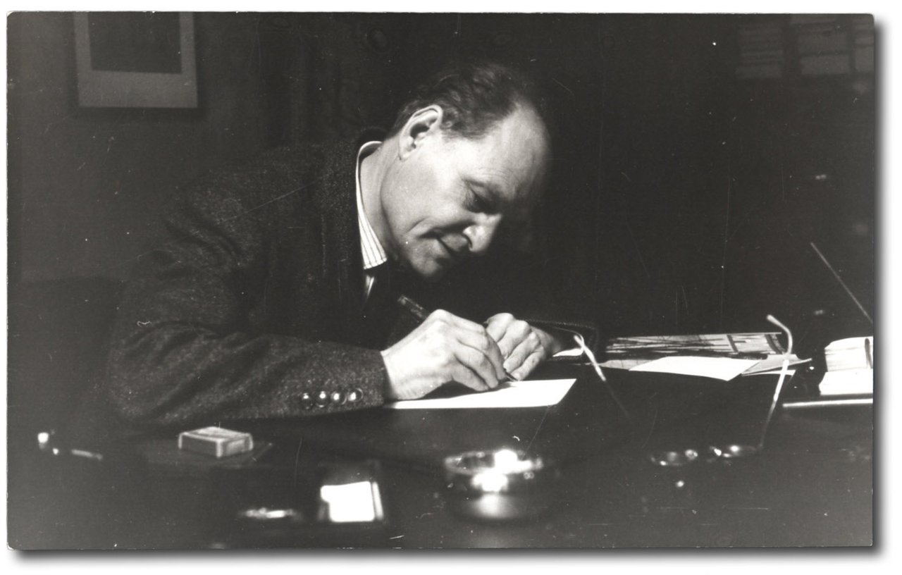 Ritratto fotografico dello scrittore.