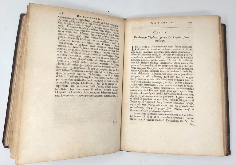 Variarum Observationum liber