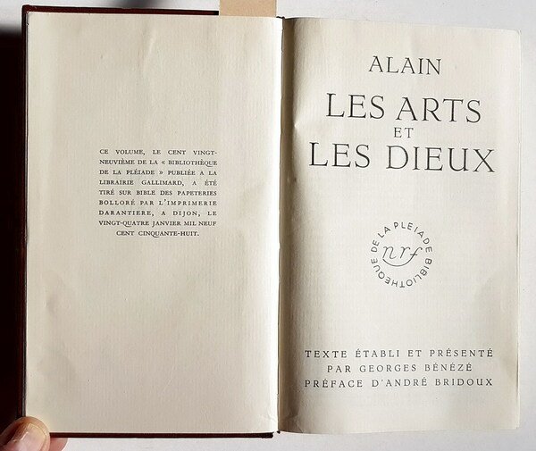 LES ARTS ET LES DIEUX