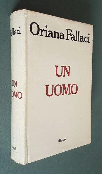 UN UOMO