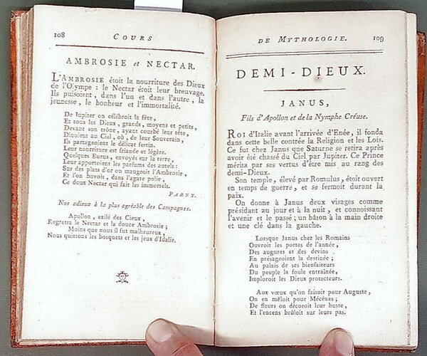 COURS DE MYTHOLOGIE, ornÃ© de morceaux de Poesie analogues a' …