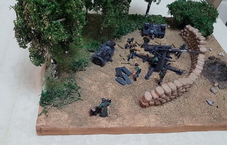 DIORAMA MILITARE TEDESCO 2. GUERRA MONDIALE con postazione artiglieria