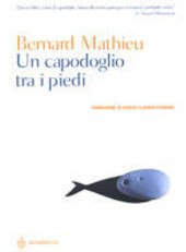 UN CAPODOGLIO TRA I PIEDI
