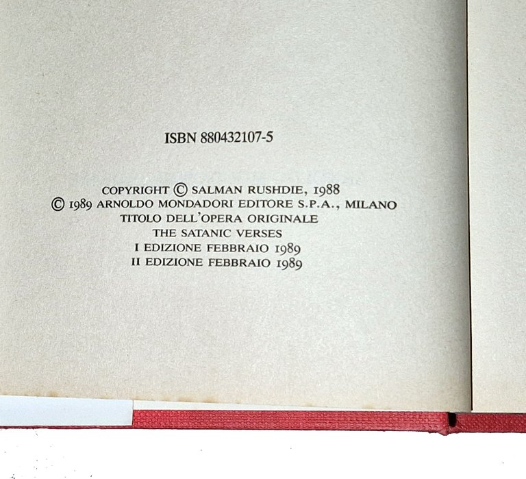 I versi satanici. Traduzione di Ettore Capriolo. | Immagine Gallery 4