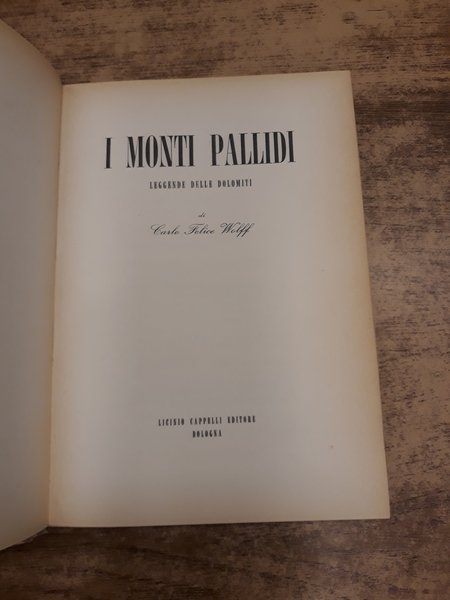 I MONTI PALLIDI.