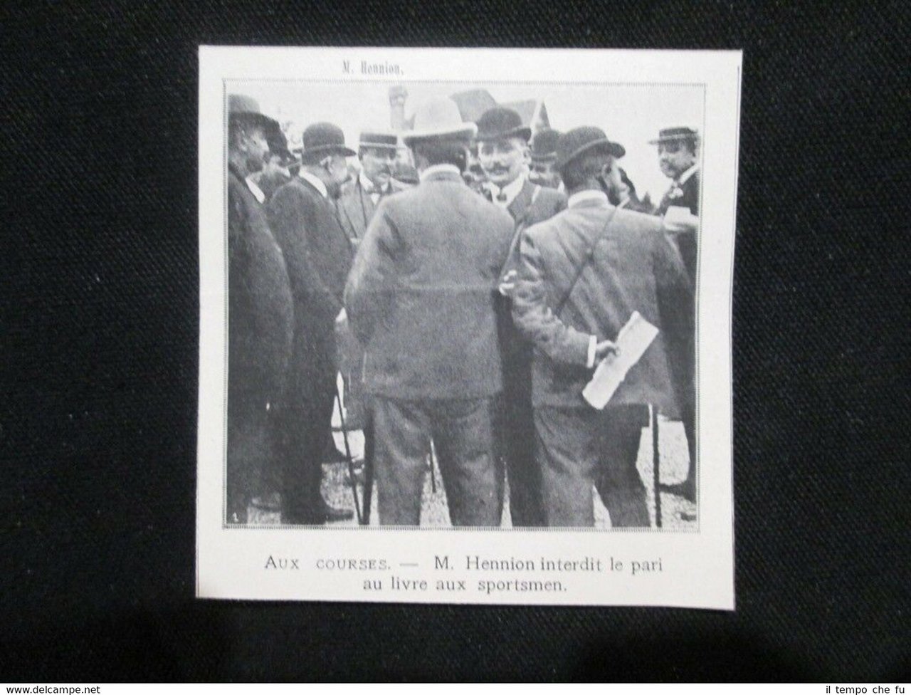 Alle corse - Hennion proibisce scommesse sportive Stampa del 1905