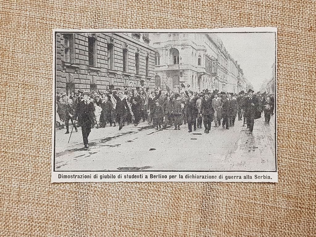 Berlino nel 1914 Giubilo degli studenti contro Serbia Prima Guerra …