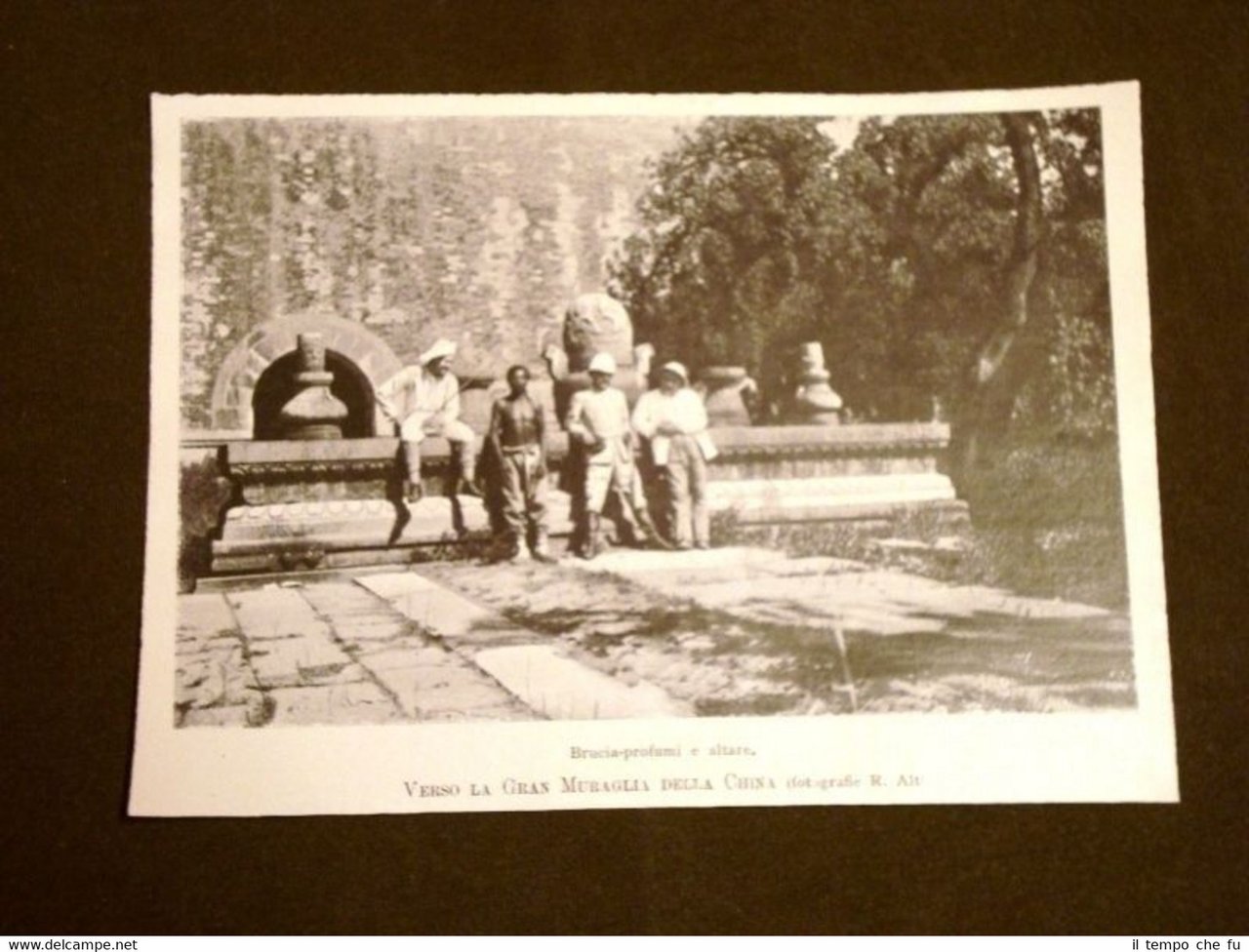 Cina nel 1900 Verso la Grande Muraglia Bruciaprofumi ed Altare