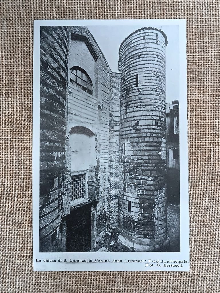 Facciata principale chiesa di S. Lorenzo in Verona nel 1906, … | Immagine principale
