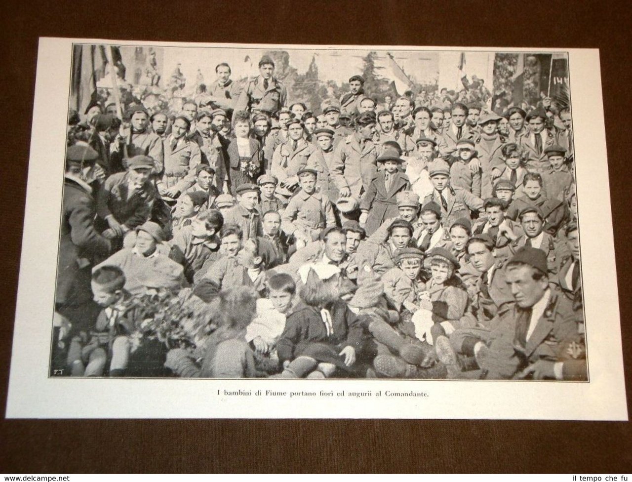 Fiume 18 marzo 1920 Festa di San Gabriele Bambini portano …