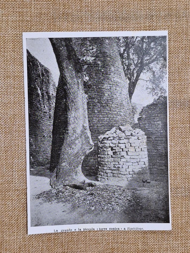 Grande e piccola torre conica Great Zimbabwe nel 1935 Africa … | Immagine principale