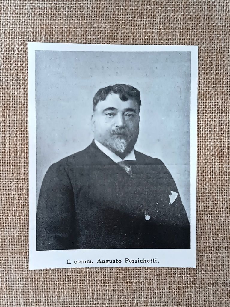 Il comm. Augusto Persichetti (1854-1922) nel 1906. Docente e scrittore … | Immagine principale