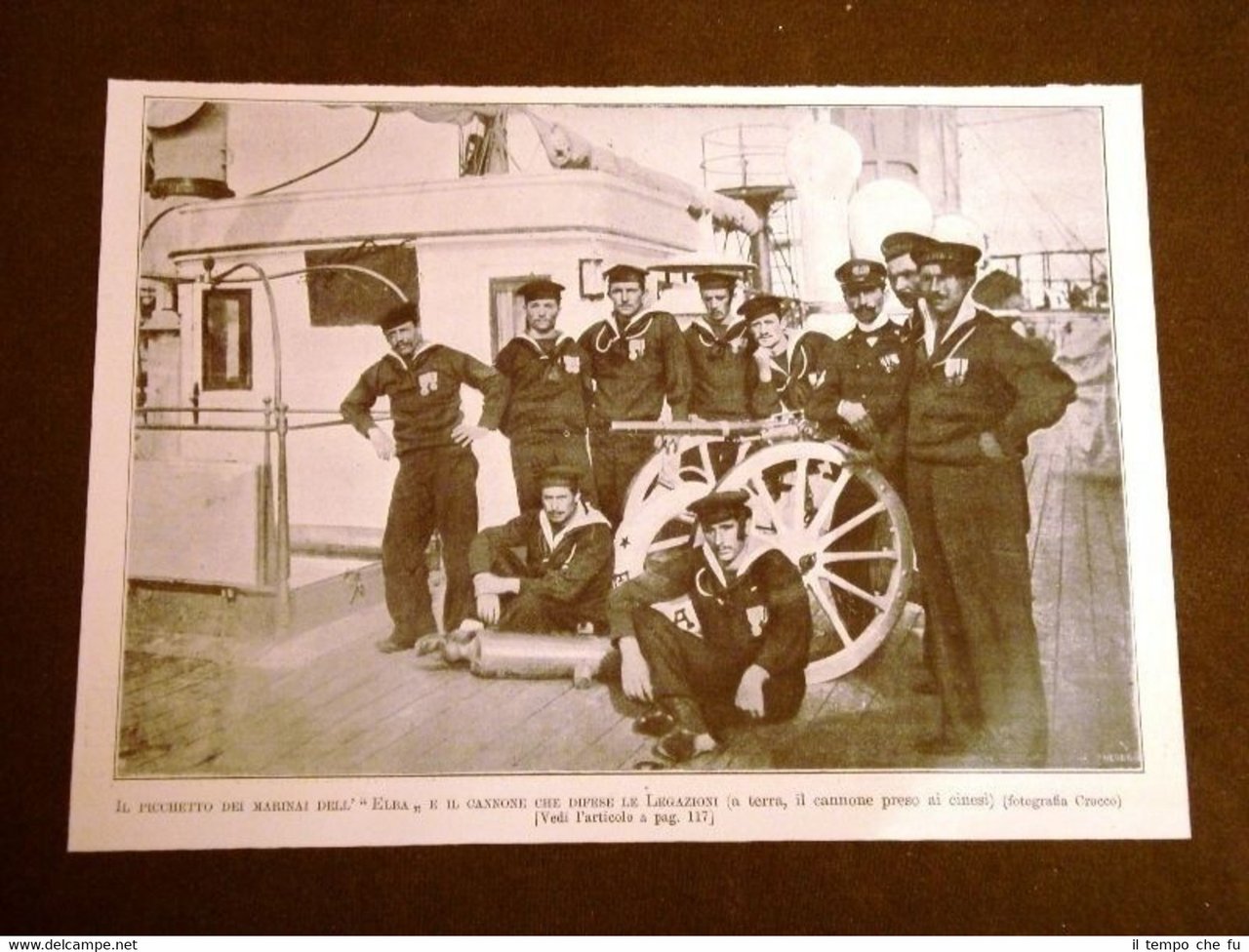 Il picchetto dei marinai della nave Elba nel 1902