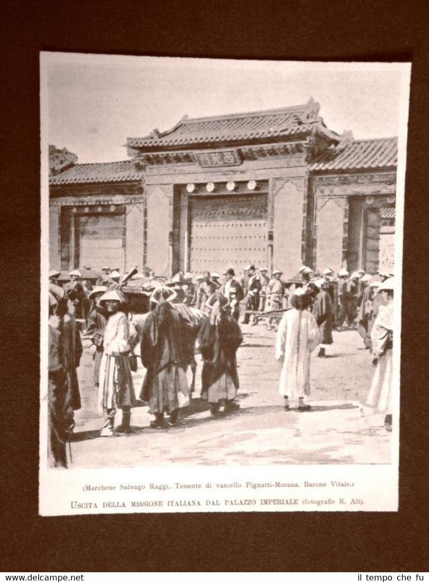 In Cina nel 1899 Uscita della missione d'Italia dal Palazzo …