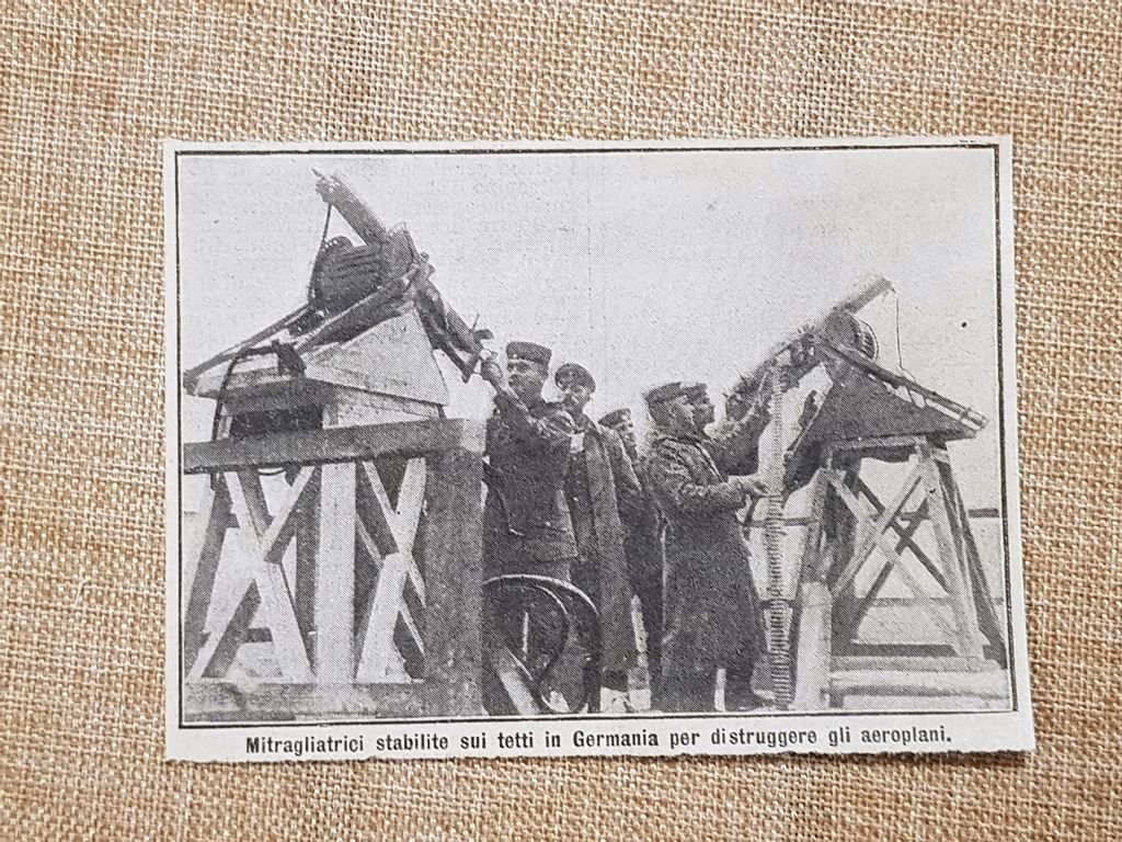 In Germania nel 1914 Mitragliatrici sui tetti Prima Guerra Mondiale …