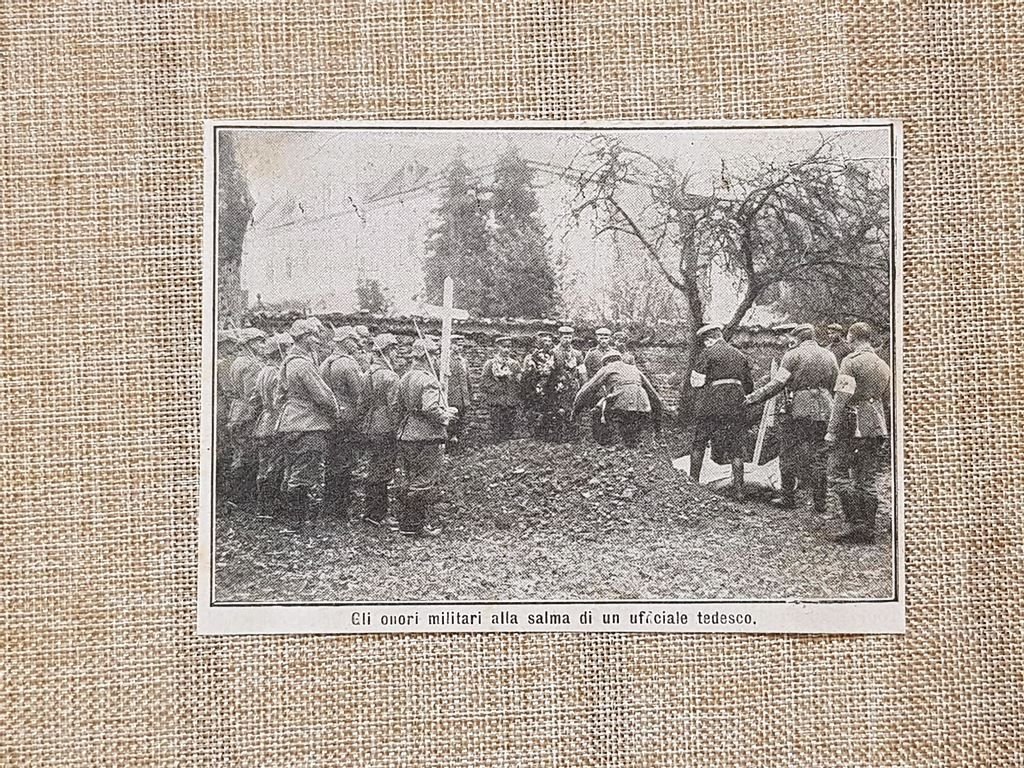 In Germania nel 1914 Onori alla salma di un Ufficiale …