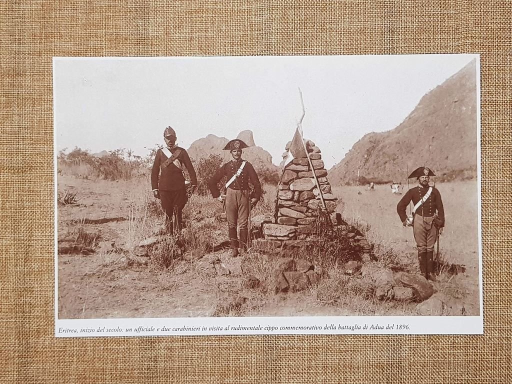 Inizio del 900 Eritrea Carabinieri visitano il cippo della battaglia …