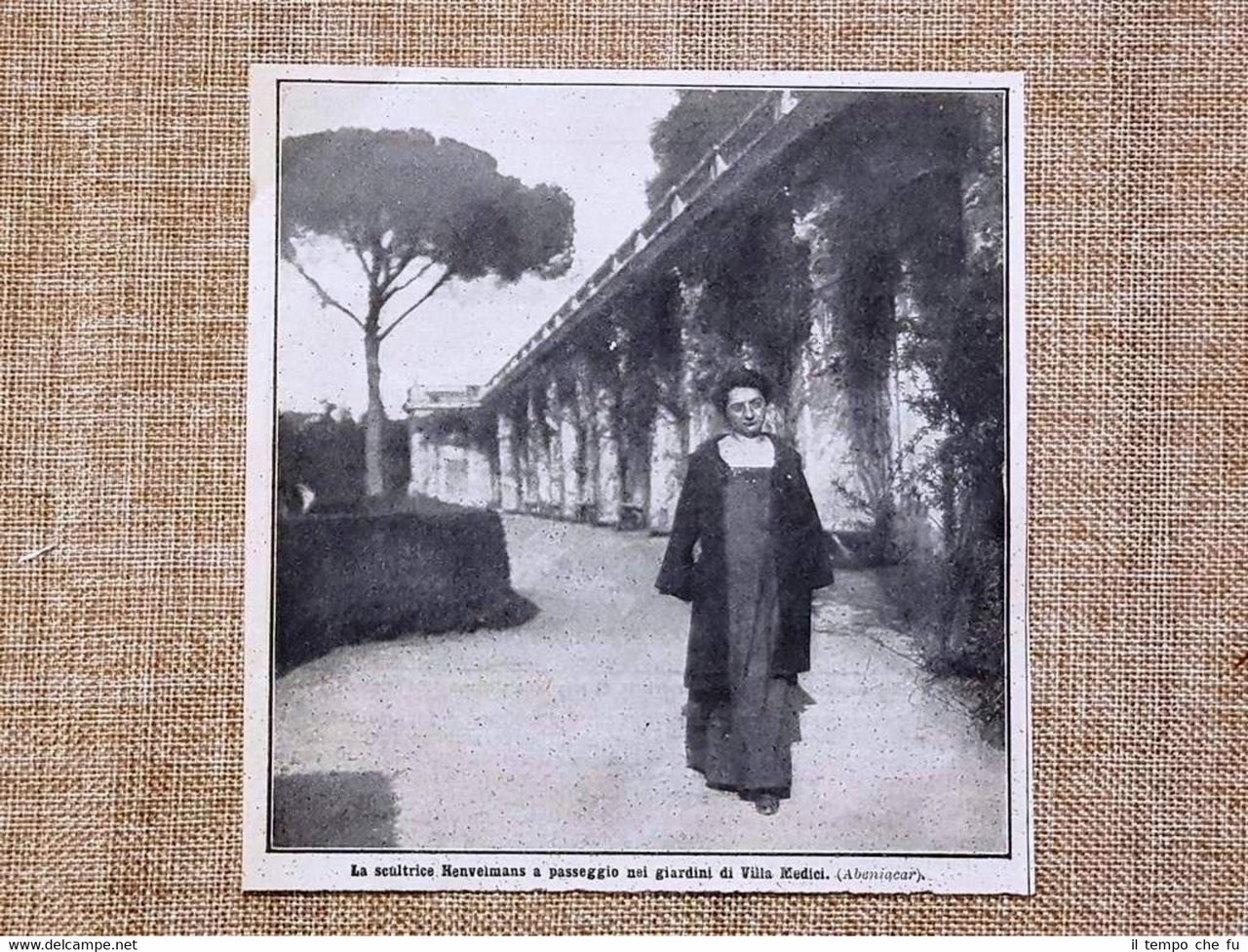 Lucienne Heuvelmans nei giardini di Villa medici nel 1913 Scultrice