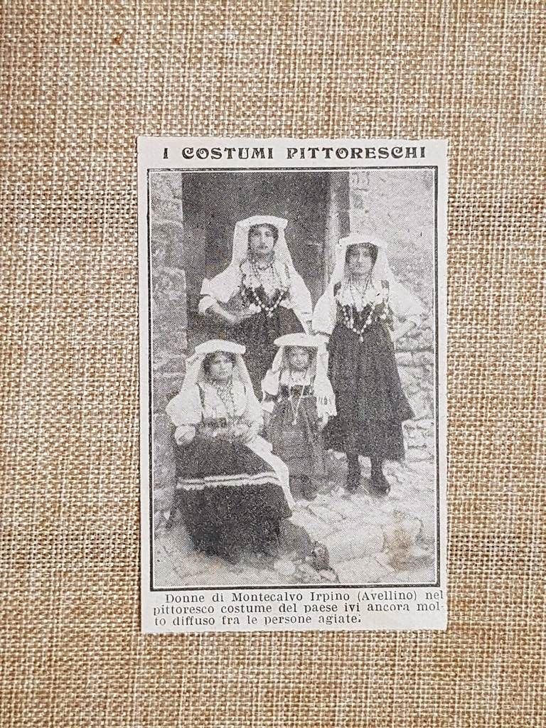 Montecalvo Irpino nel 1914 Donne in costume tipico di persone …