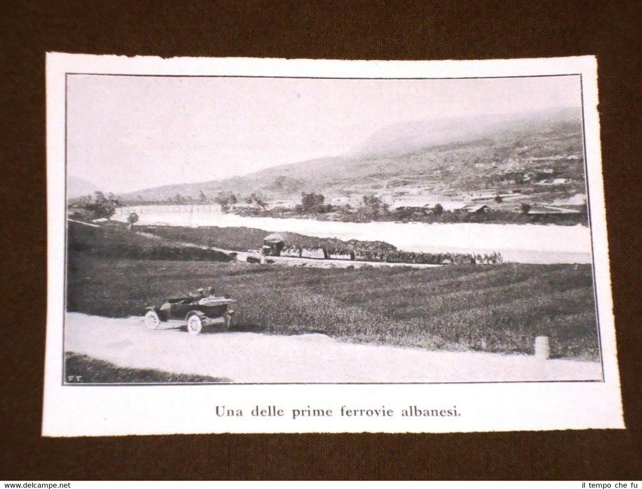 Rarissima veduta di una delle prime ferrovie in Albania nel … | Immagine principale