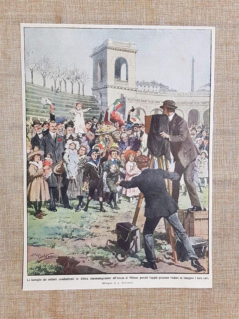 Retrocopertina Domenica del Corriere 1912 Milano Famiglie dei soldati in …