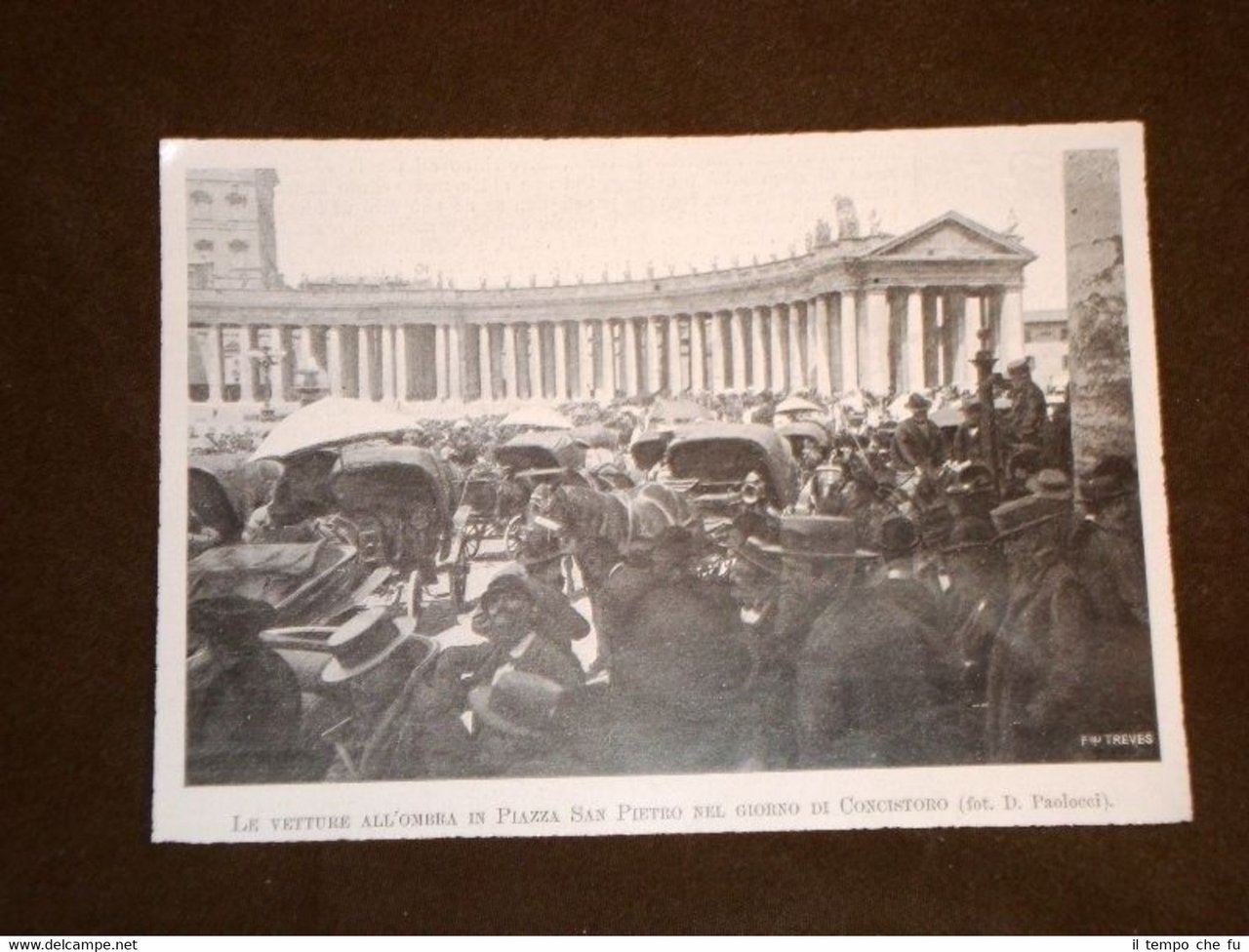 Roma nel 1903 Vetture all'ombra in Piazza San Pietro durante …