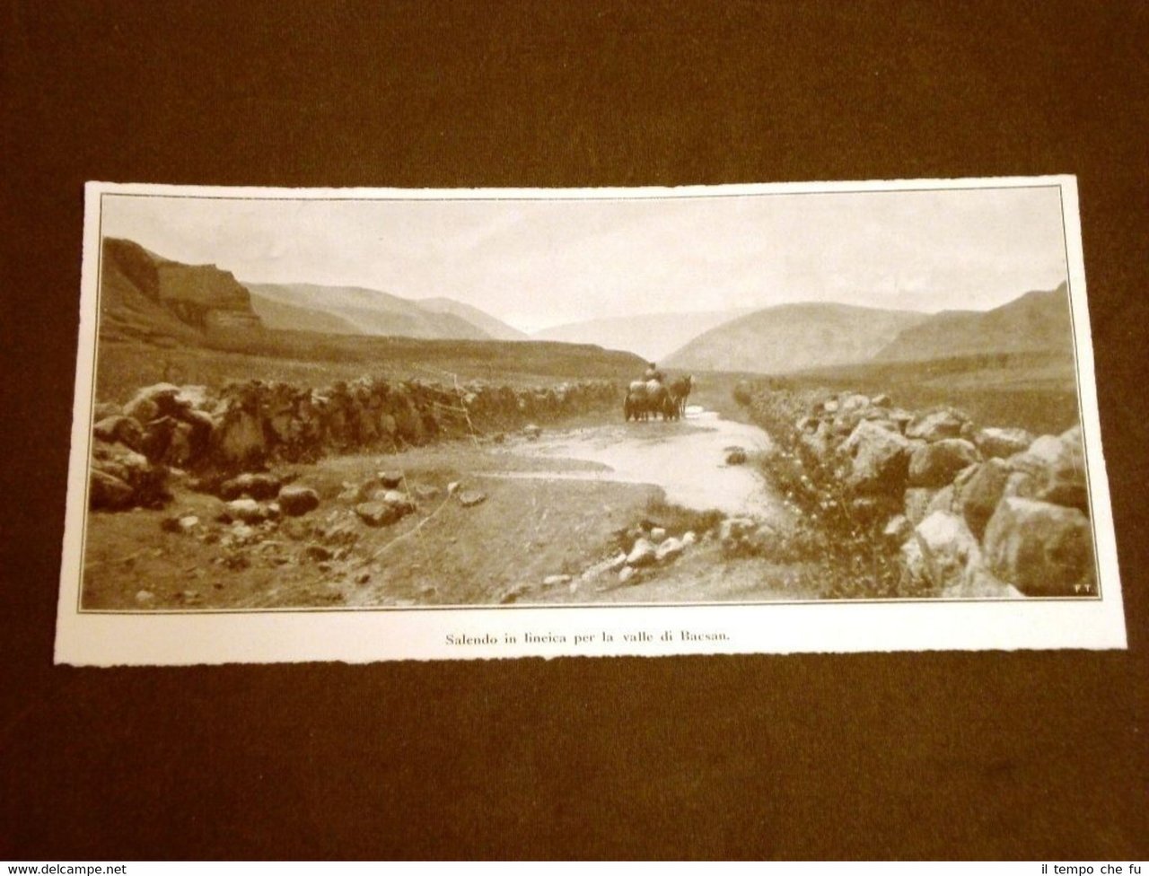 Salendo in linea per la valle di Bacsan nel 1911 …